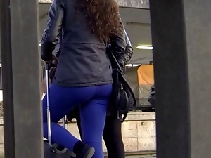 Candid - Teen Ass At Train Station